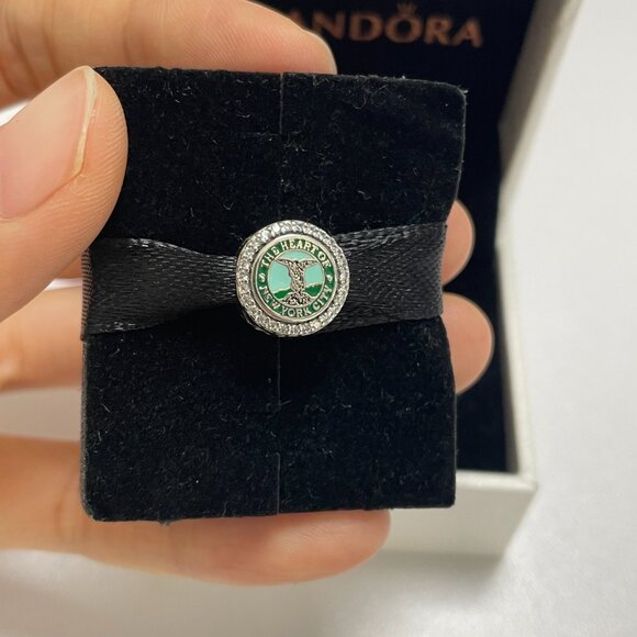 Pandora The Heart New York City Exclusive Charm Bead - Picture 2 of 5